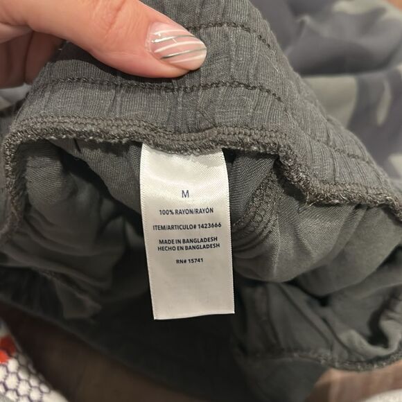 NWOT Splendid Camo Joggers, Size Medium - Picture 7 of 8